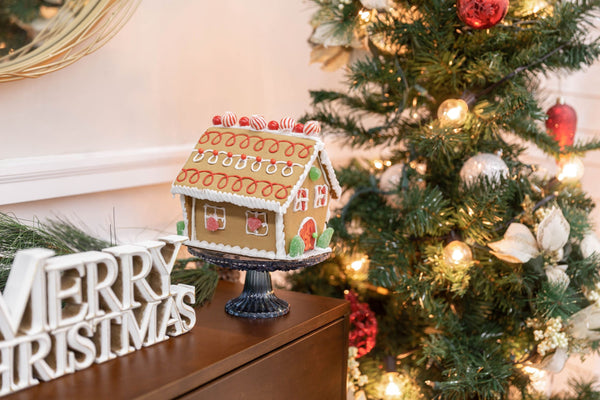 6 Interesting Ways to Display your Gingerbread House