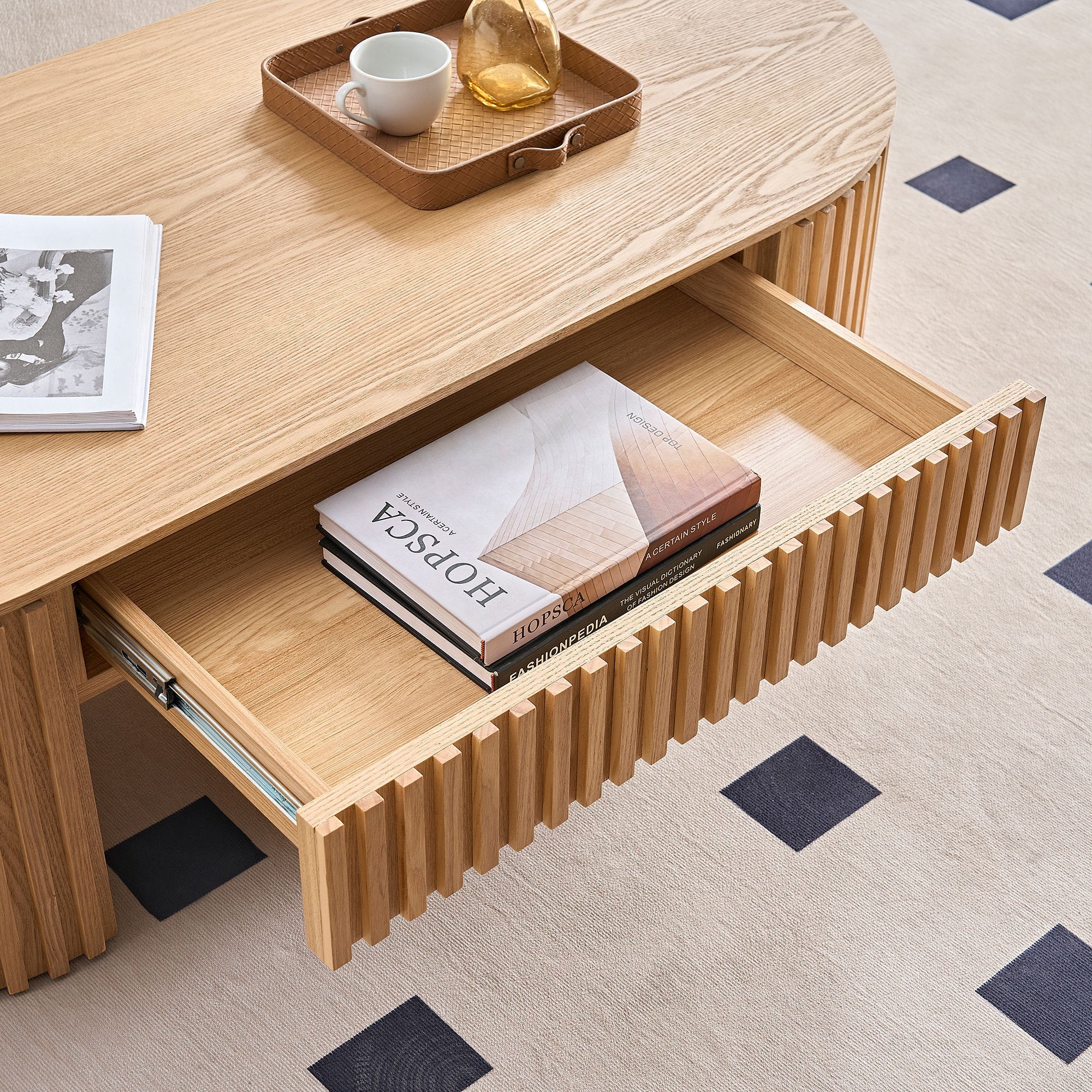 ウッドテーブル Walker Edison | Reeded Natural Oval Wood Coffee Table With Drawer