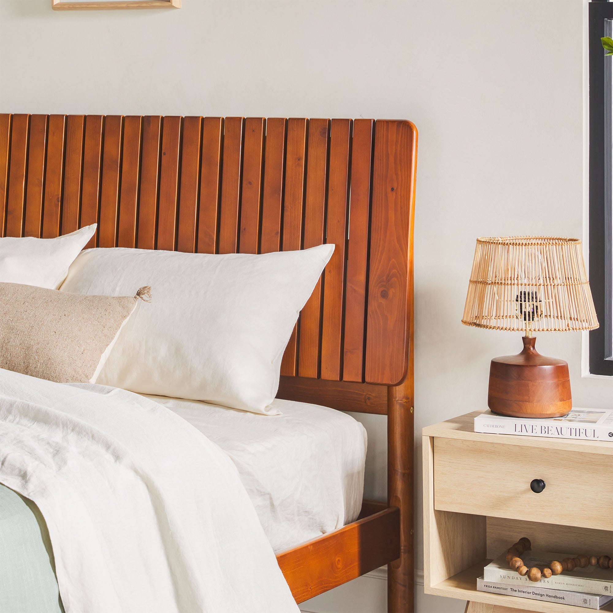 Walker Edison Cama Slatted Headboard Bed