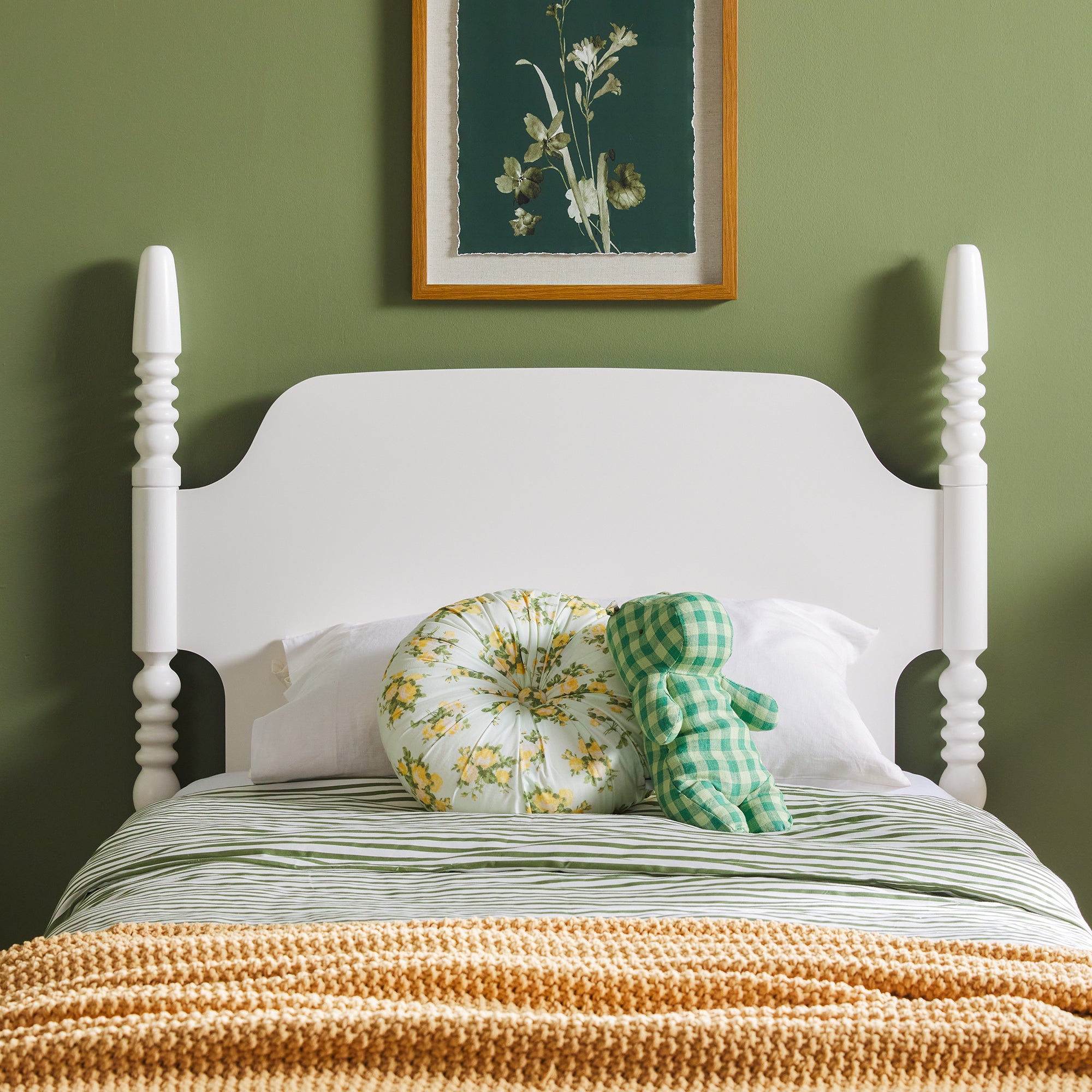 Traditional Vivienne Easy Assembly Solid Wood Twin Bedframe