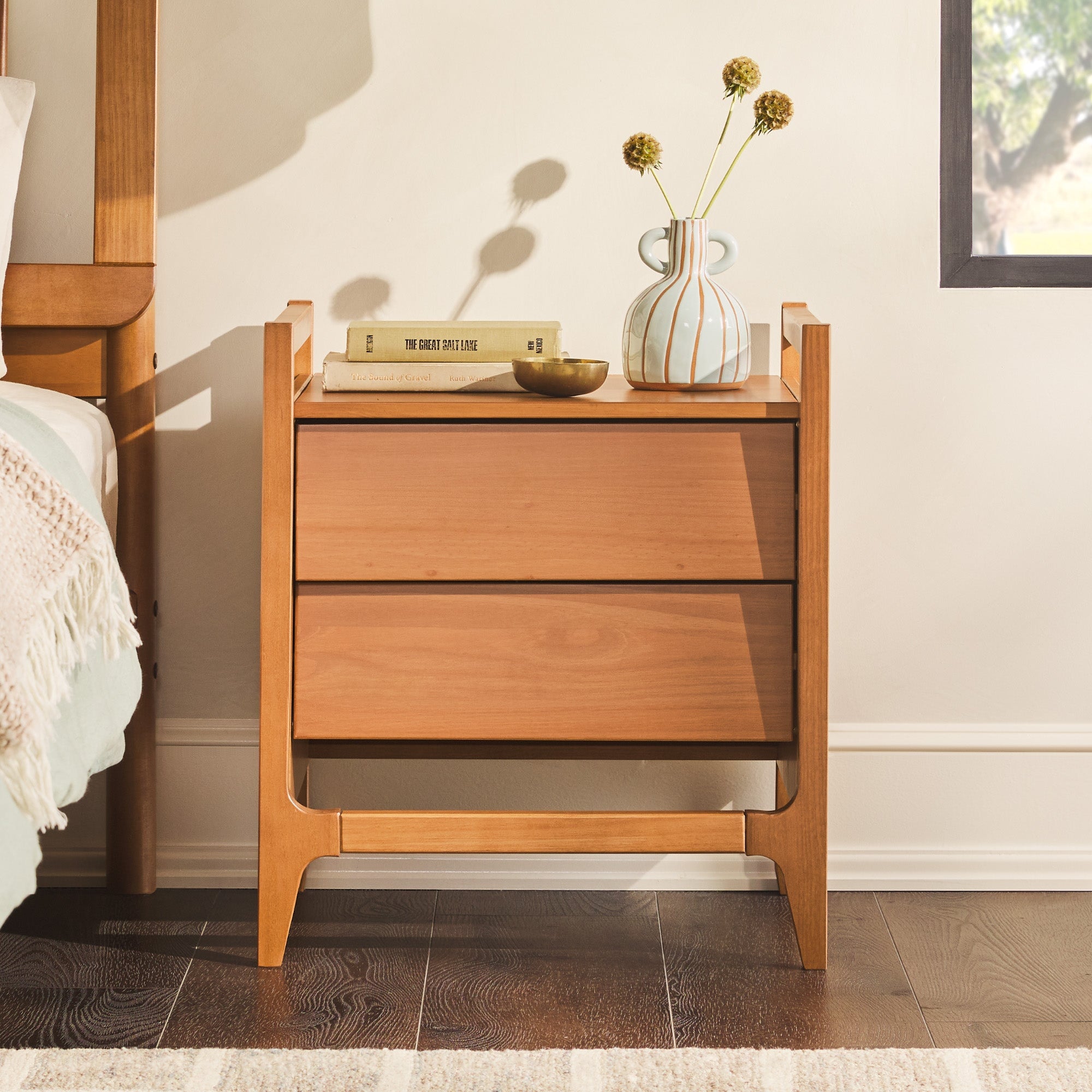 ほぼ新品: Drawer FALL2 ボアジレ Whistler Retreat Artisan Chestnut 9 Drawer Dresser 70-12Z by Napa